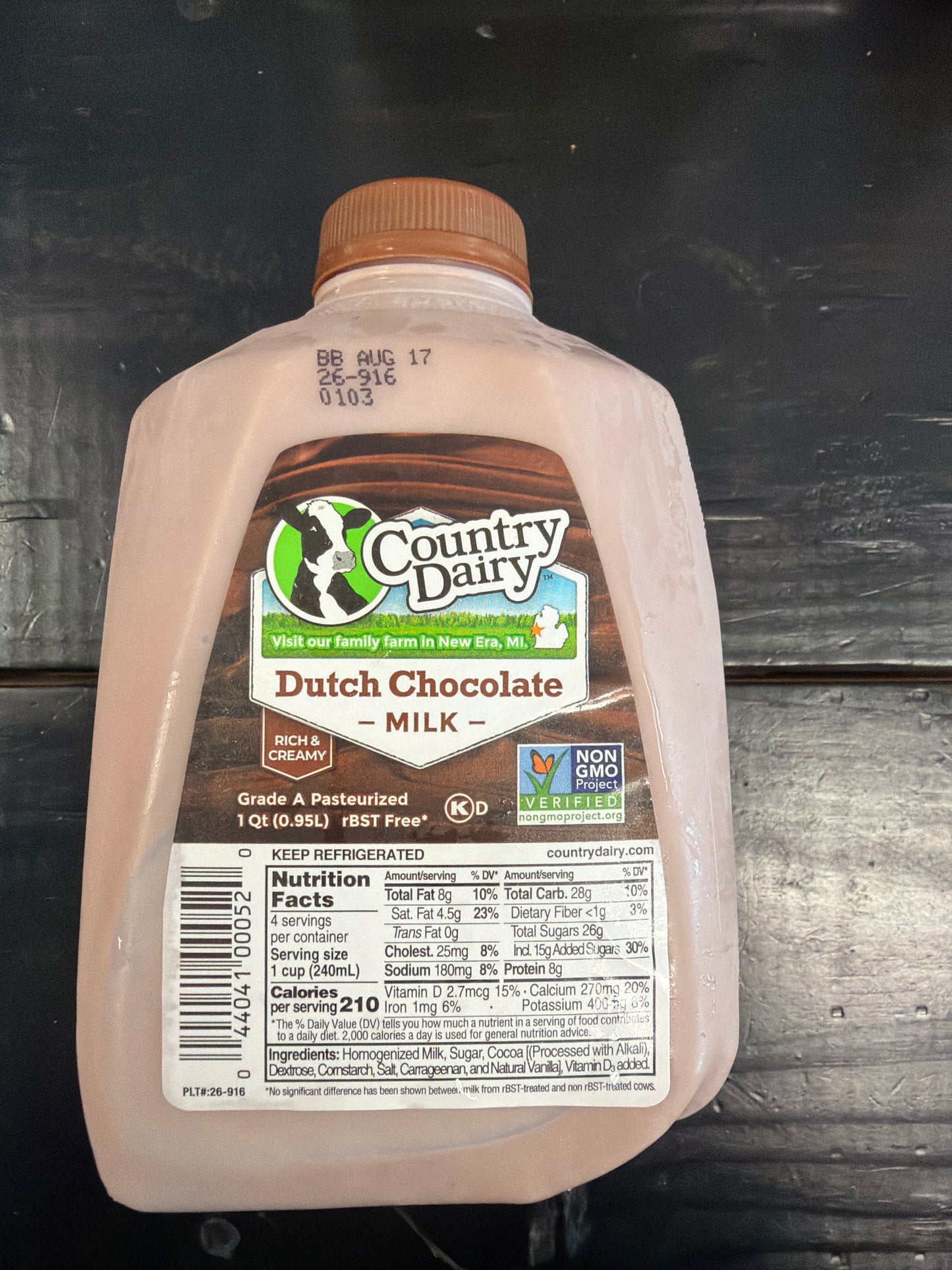 Country Dairy Dutch Chocolate Milk 1qt