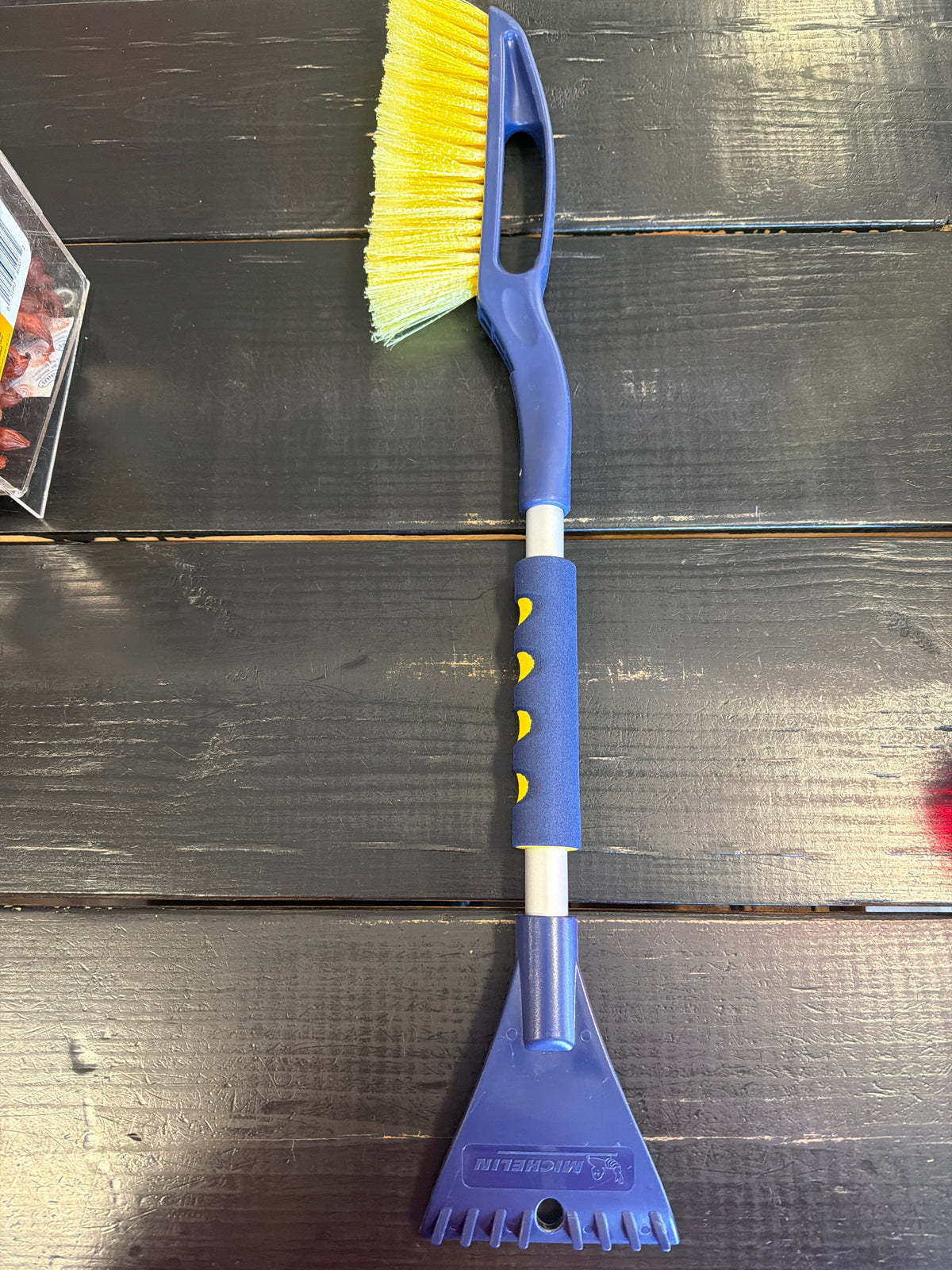 Michelin heavy duty snow brush