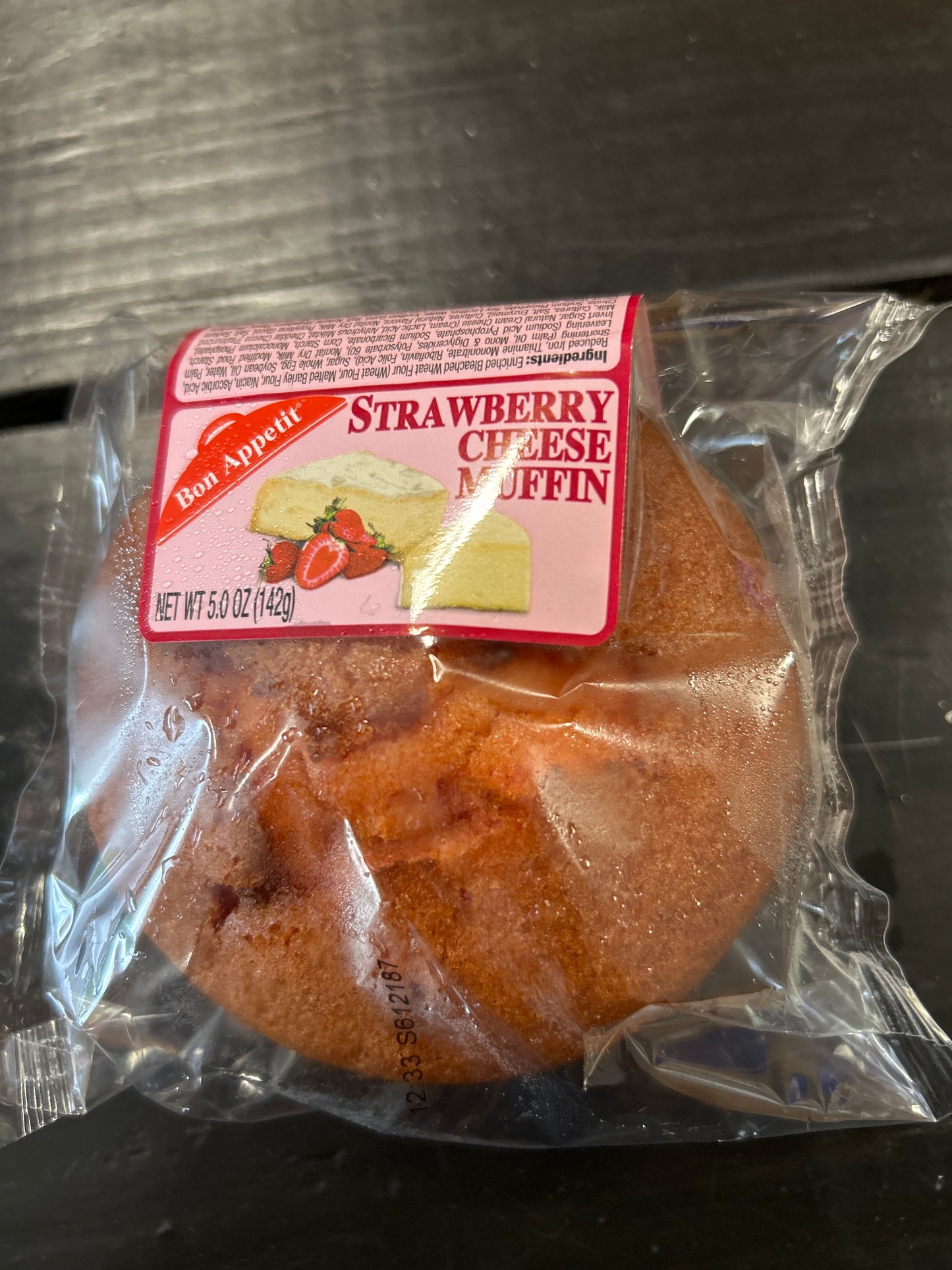 Bon Appetit Strawberry cheese Muffin 5oz
