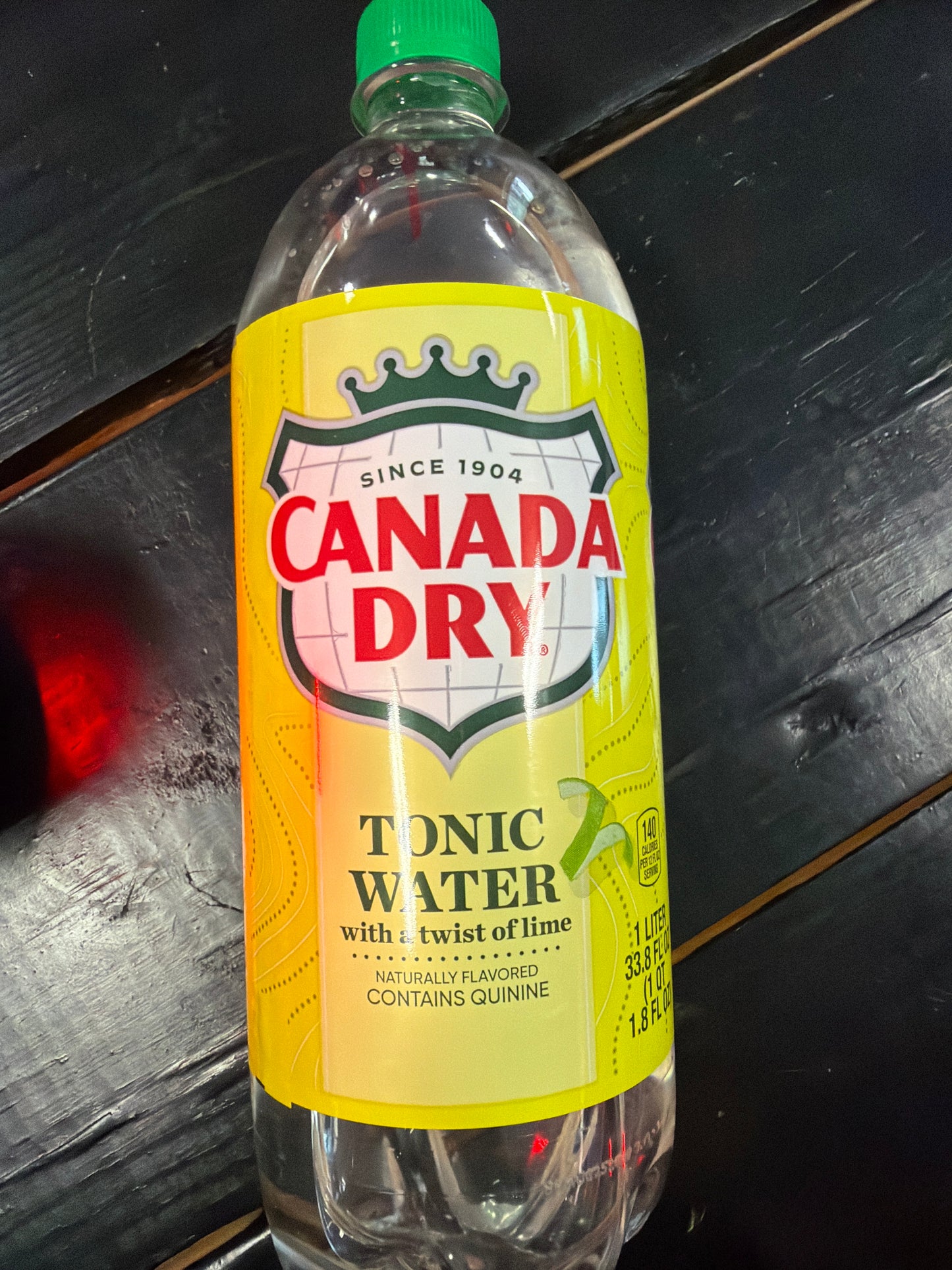 Canada Dry Tonic Water twist of lime 33.8oz