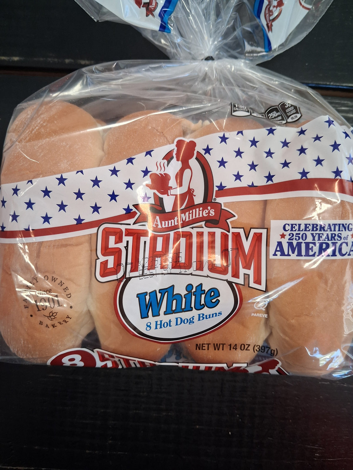 Aunt Millie's stadium white hotdog buns 8ct.